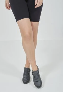 Endurance Hulda - Shorts - 1001 Black -Endurance 11981c9f02aa45b095e0f1362e6f0def