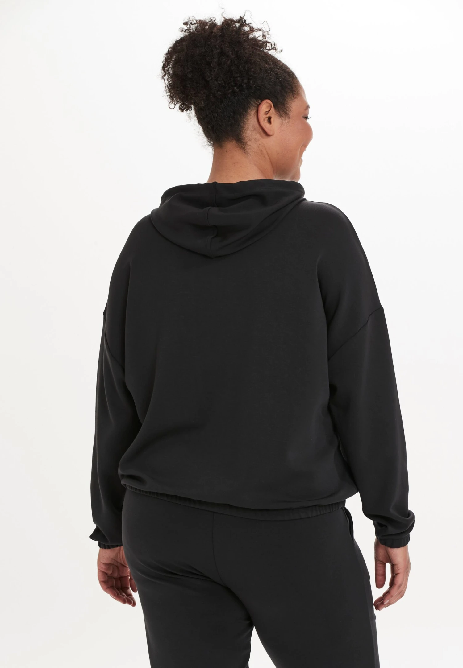 Cinmarie - Hoodie - Black 5 Cinmarie - Hoodie - Black - Afbeelding 3